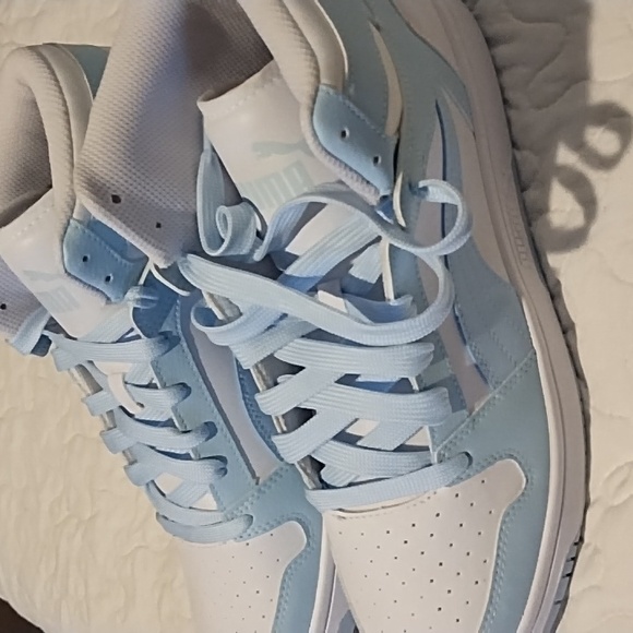 Puma - Picture 3 of 4